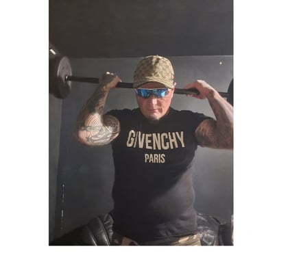 Swingers Cottingley Bradford - Photos for MATURE MAN OFFERING FEMALE ADULT FUN