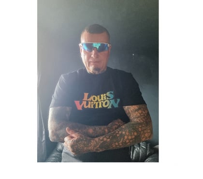 Swingers Cottingley Bradford - Photos for MATURE 46 YEAR OLD MAN OFFERING BEDROOM FUN TO LADIES ONLY !