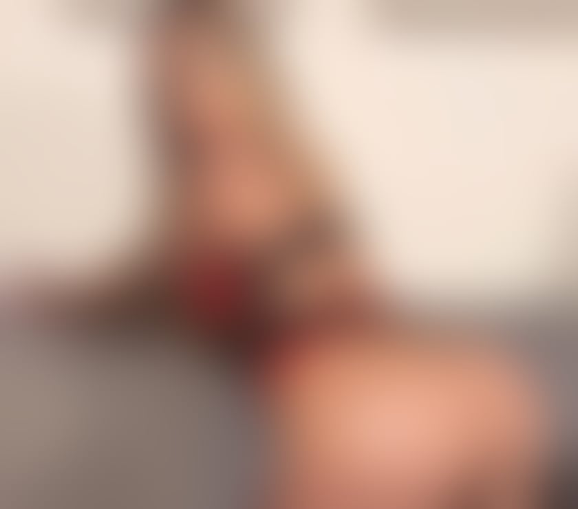 Escorts Kent Sevenoaks - Photos for 🔥Seductive Blonde Goddess – Curves That Command You🔥