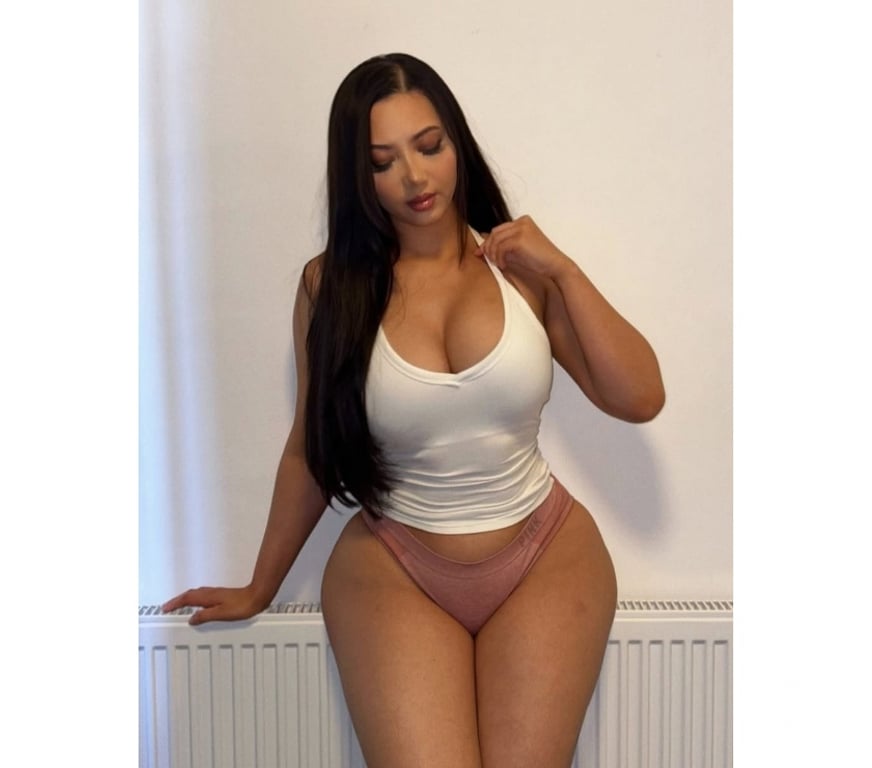 Escorts West London Hillingdon - Photos for Roxy available now