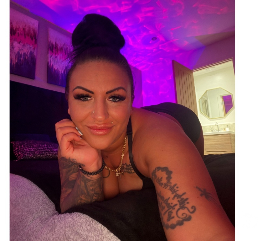 Escorts Merseyside Saint Helens - Photos for MASSAGE !! DISCRETE HOUSE ! Tantrick & Lingam , Hot OIL !