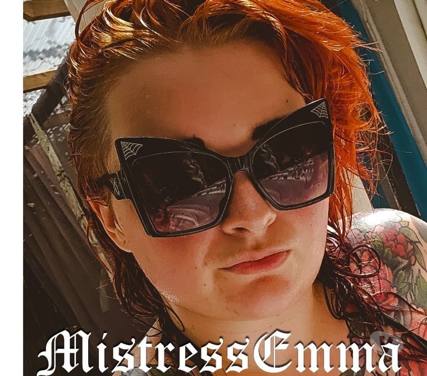 Escorts Derbyshire Derby - Photos for TATTOOED CURVY DOMME - TEXT WHATSAPP TO BOOK