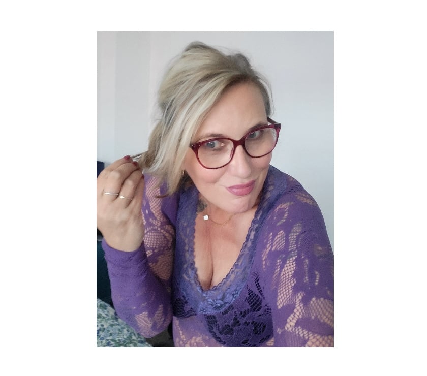 Adult Entertainment Leicestershire Leicester - Photos for Rachel curvy milf online only