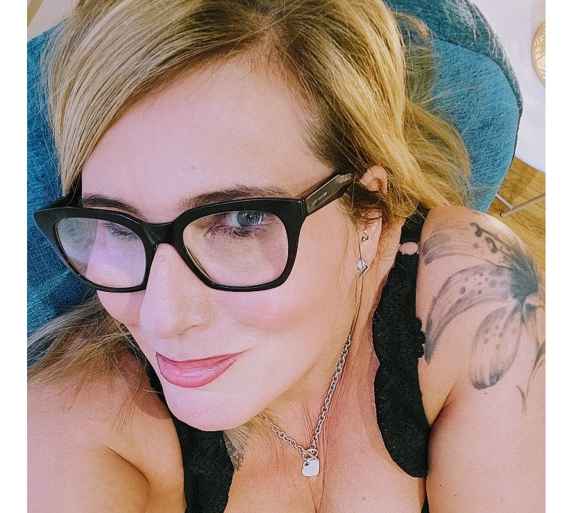 Adult Entertainment Leicestershire Leicester - Photos for Rachel curvy milf online only