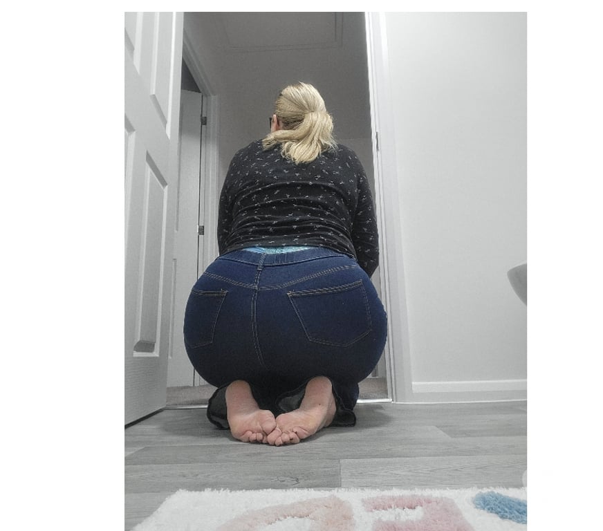 Adult Entertainment Leicestershire Leicester - Photos for Rachel curvy milf online only