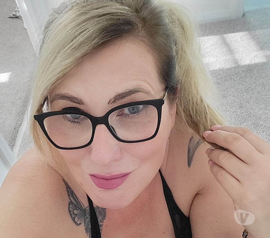 Adult Entertainment Leicestershire Leicester - Photos for Rachel curvy milf online only