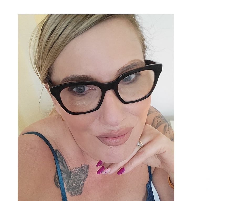 Adult Entertainment Leicestershire Leicester - Photos for Rachel curvy milf online only