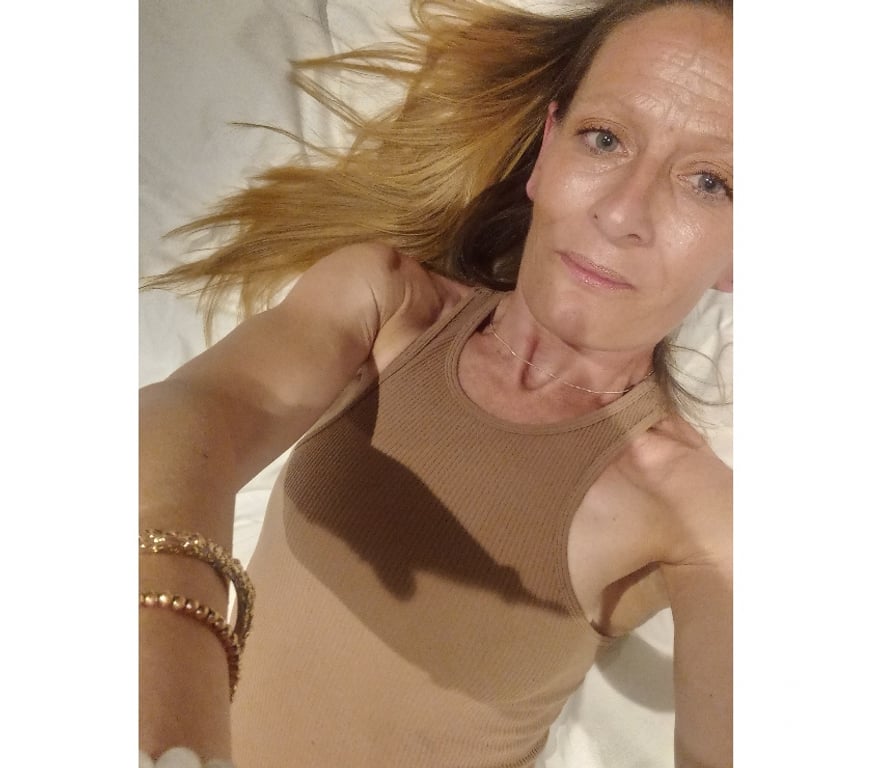Escorts Nottinghamshire Nottingham - Photos for Beautiful, British, and Genuine.