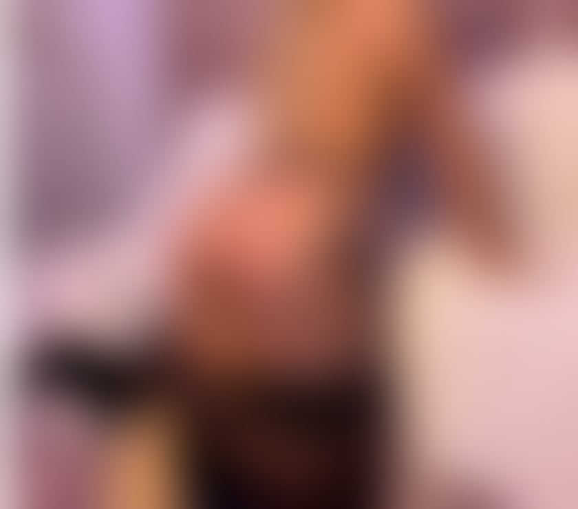 Escorts and Massages Handforth Cheshire East - Photos for In person meets available with the pretty petite bubble bum