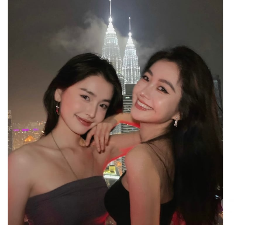 Escorts York York City Centre - York - Photos for 🩷Asian beauty is in town🩷