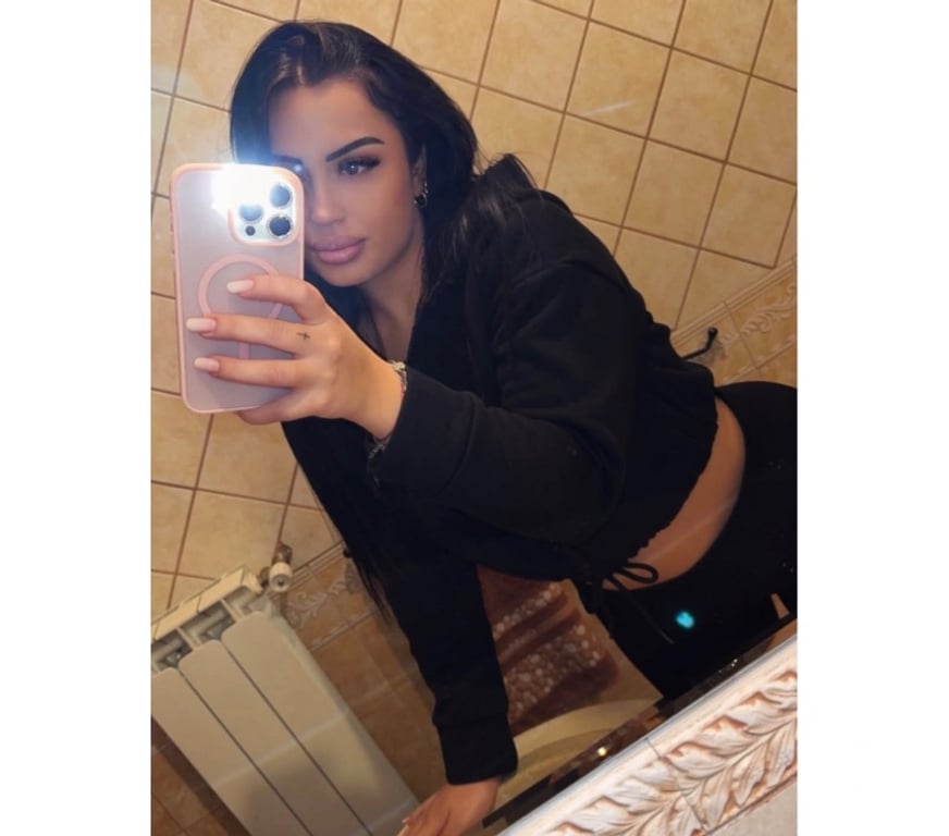 Escorts West Yorkshire Leeds - Photos for Yasmin💋😝💯 party girl😝🍾🥂👌INCALL-OUT🍫