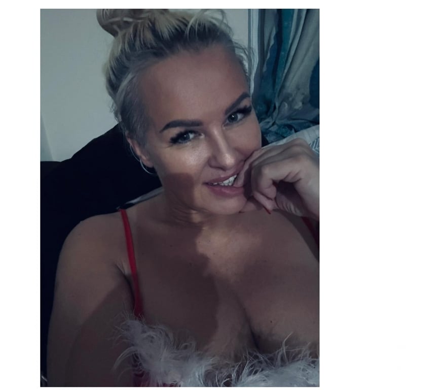 Escorts Surrey Spelthorne - Photos for Polish Pie Pandora Well Experienced Mature Slimmer figure!!