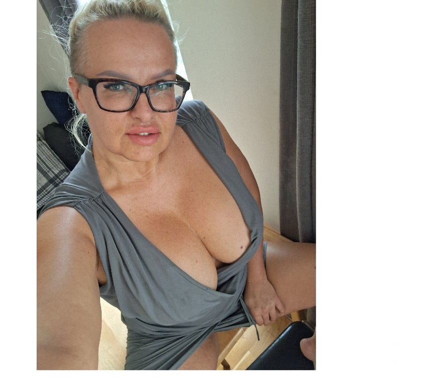 Escorts Surrey Spelthorne - Photos for Polish Pie Pandora Well Experienced Mature Slimmer figure