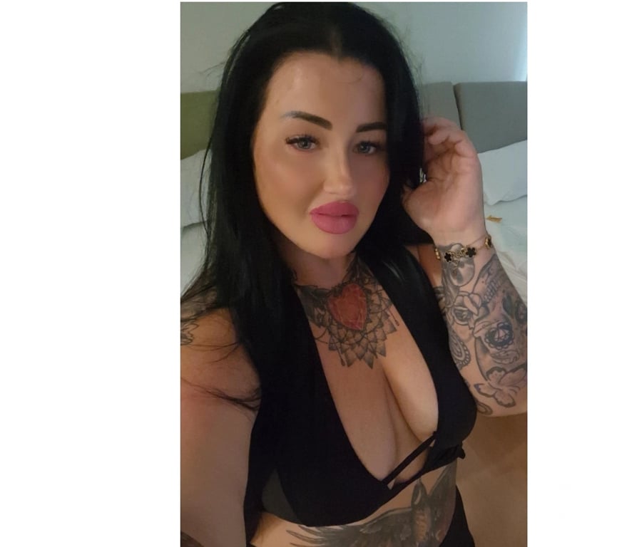 Escorts Glasgow Glasgow City Centre - Glasgow - Photos for Curvy, Kinky Yorkshire girl... New in town!!!!!!