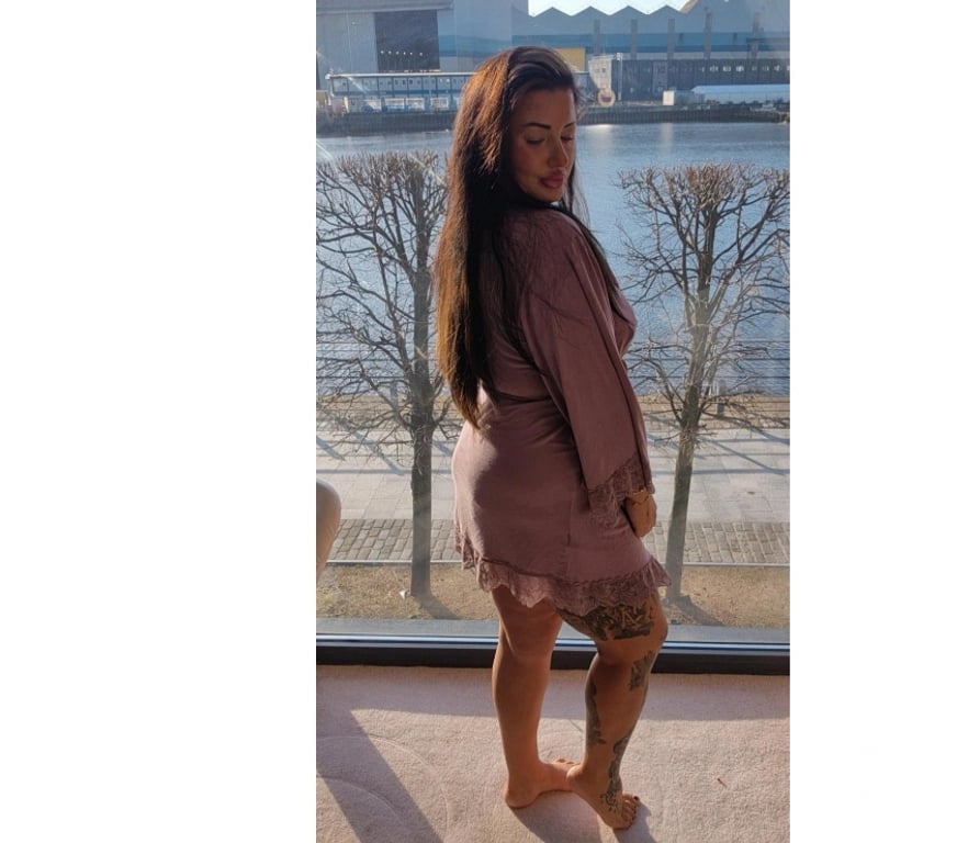 Escorts Glasgow Glasgow City Centre - Glasgow - Photos for Curvy, Kinky Yorkshire girl... New in town!!!!!!