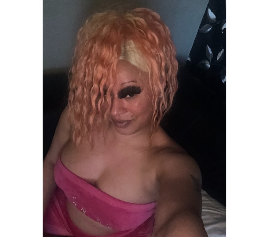 Escorts Glasgow Crosshill - Glasgow - Photos for ⭐X-RATEDPARIS⭐COME IN TO MY BUBBLE ⭐ MONDAY⭐