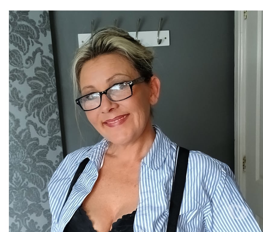 Adult Entertainment East London London City Airport - DLR Station - East London - Photos for I have a certain amount of skills that will leave you 💯