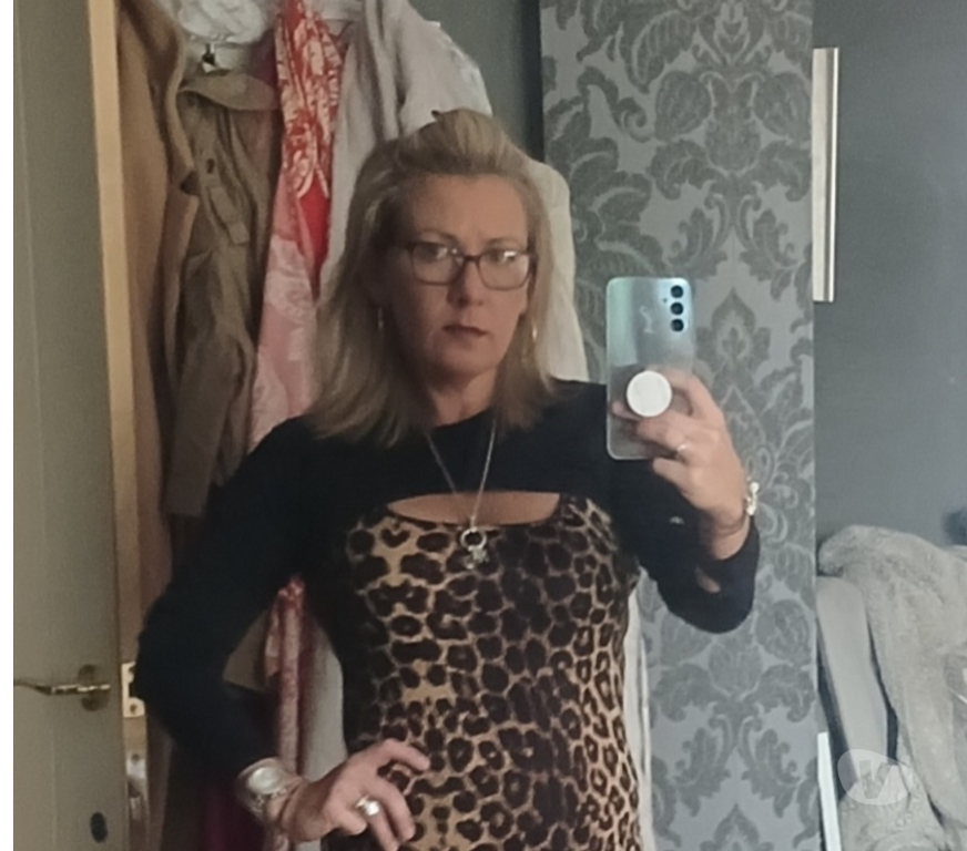 Adult Entertainment East London London City Airport - DLR Station - East London - Photos for Hot Milf waiting to make your dreams come true