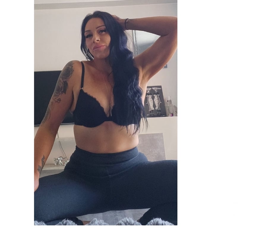 Escorts Essex Thurrock - Essex - Photos for ENGLISH BEAUTY HOLLY