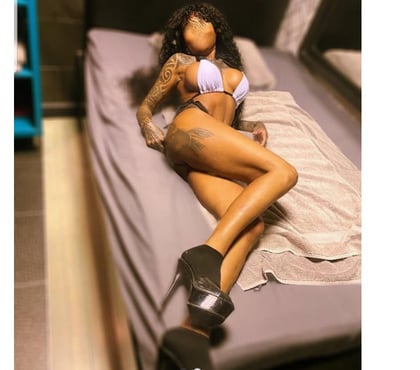  Escorts & Erotic Massage Middleton Rochdale - Photos for Black British Chanel x 15 mins £40 x