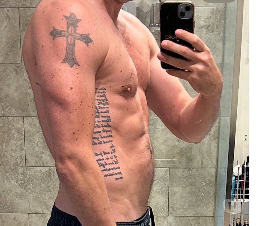 Escorts Oxfordshire Cherwell - Photos for Discreet & Sophisticated Male Companion (for Women)