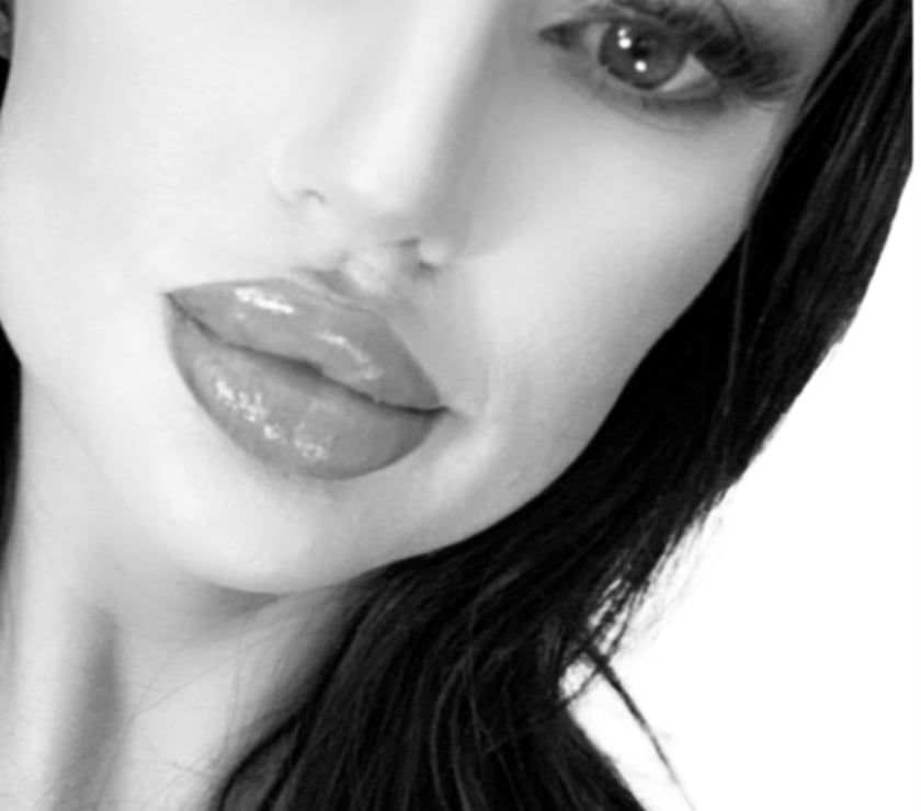 Adult Entertainment Liverpool City Centre Liverpool - Photos for Mia available video callsWhatsApp me 07591126352