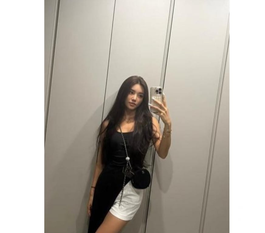 Escorts South Yorkshire Sheffield - Photos for 07990946440 sexy Busty Asian Girl Escort DUO