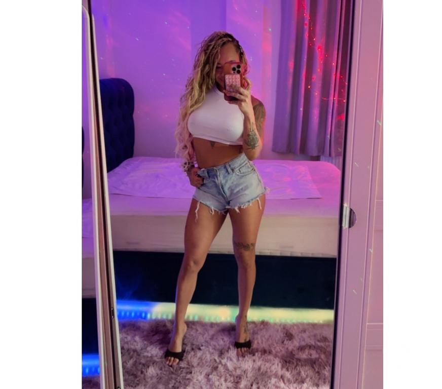 Escorts West London Notting Hill - West London - Photos for Brazilian Babe Face in London💚🤍 Party and Love