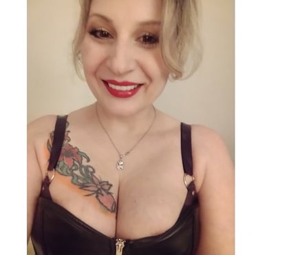 Escorts Aberdeen City Centre Aberdeen - Photos for Hot Blonde in stockings, high heels