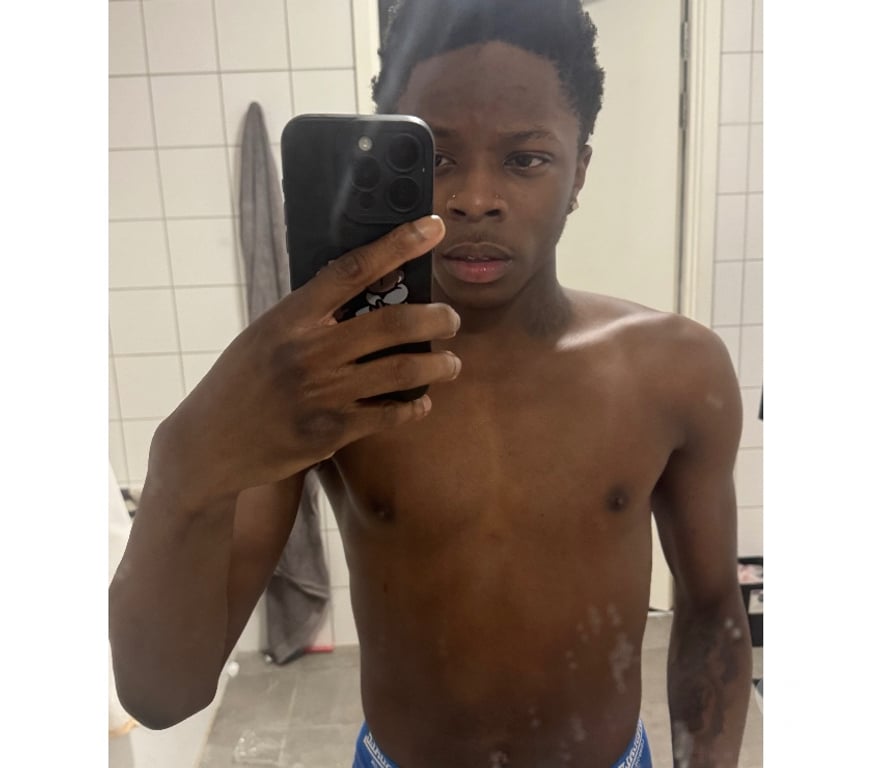 Gay massage East London Walthamstow - East London - Photos for Feminine chocolate bottom