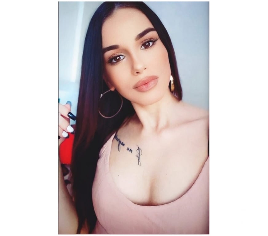 Trans Escorts Bedfordshire Central Bedfordshire - Photos for VERY FEMININE AND GENUINE TS TOP