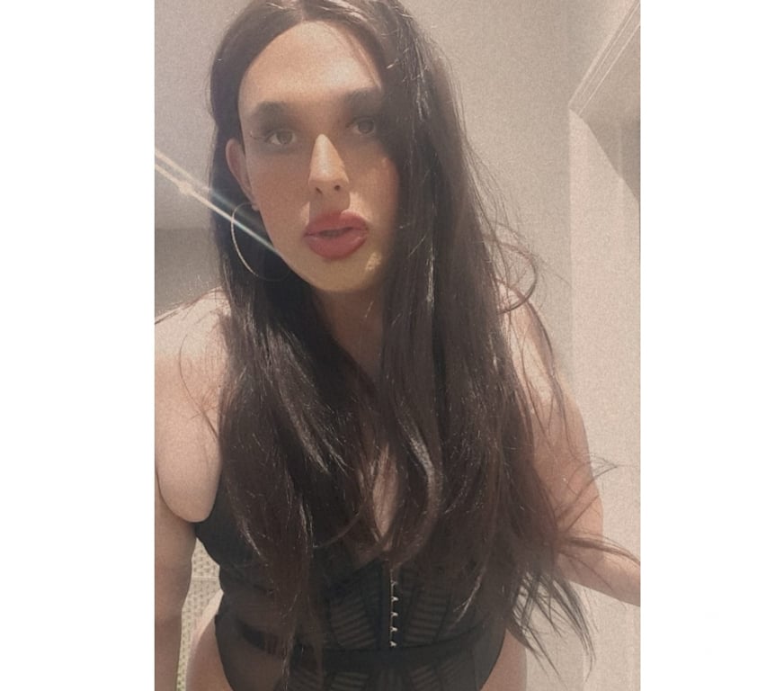 Trans Escorts North London Arsenal Station - North London - Photos for TRANSGENDER LAURA TYLER CURVY BODY BIG BUTT AVAILABLE NOW