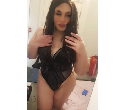 Trans Arsenal Station North London - Photos for TRANSGENDER LAURA TYLER CURVY BODY BIG BUTT AVAILABLE NOW