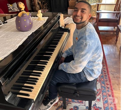 Gay Escorts West Croydon (Tramlink) Station South East London - Photos for Your perfect discreet escape 🤫😉