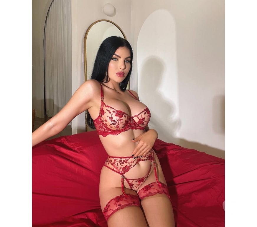 Escorts East London Canary Wharf - East London - Photos for 🔥BELLA - SWEET | HONEY 😈 PARTY 🥳