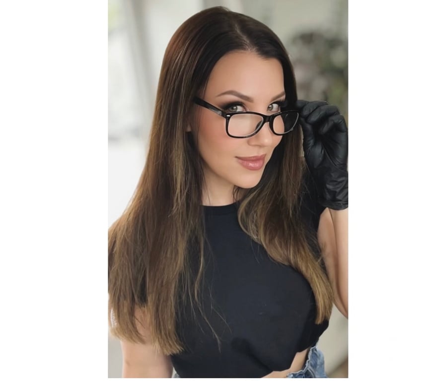 Adult Entertainment Cardiff Cardiff City Centre - Cardiff - Photos for Poised & Provocative 👠 Calls | Cam | Messaging