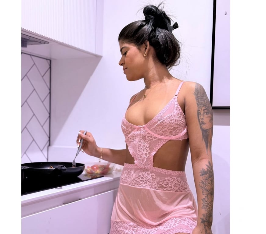 Escorts West London Hillingdon - Photos for 💥MAYRA FIRST TIME IN TOWN REAL PHOTO BRAZILIAN 🇧🇷