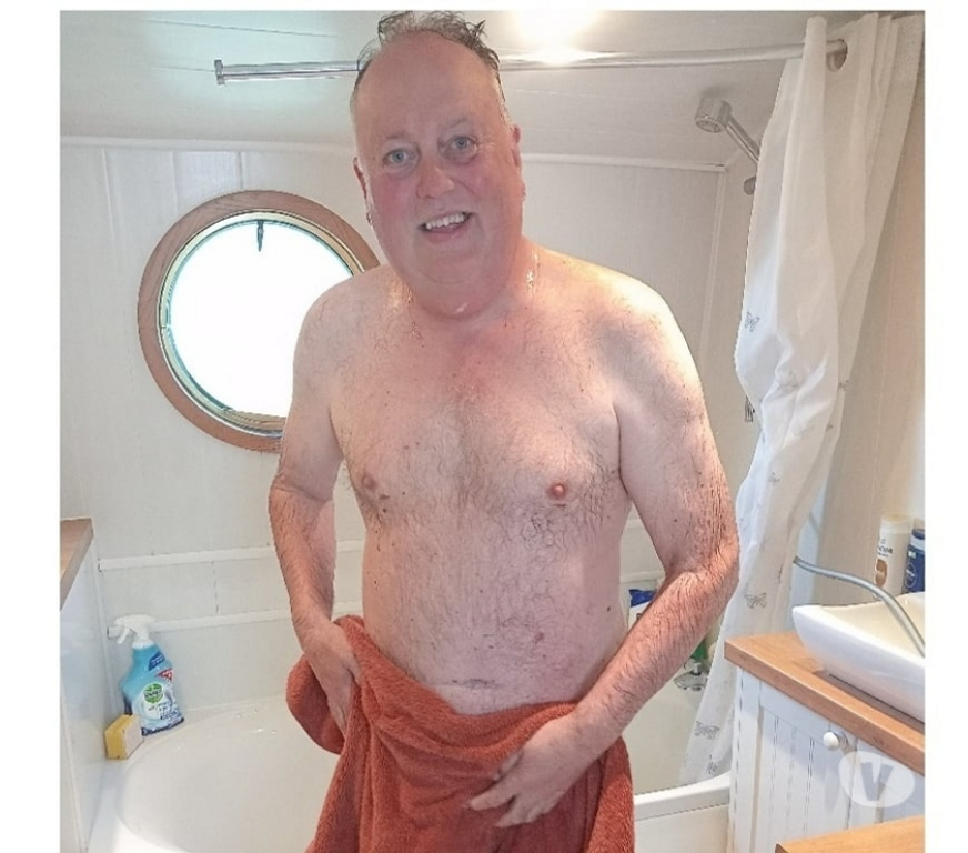 Adult Entertainment West Yorkshire Leeds - Photos for Cam for males on whatsApp if you like the more mature Guy