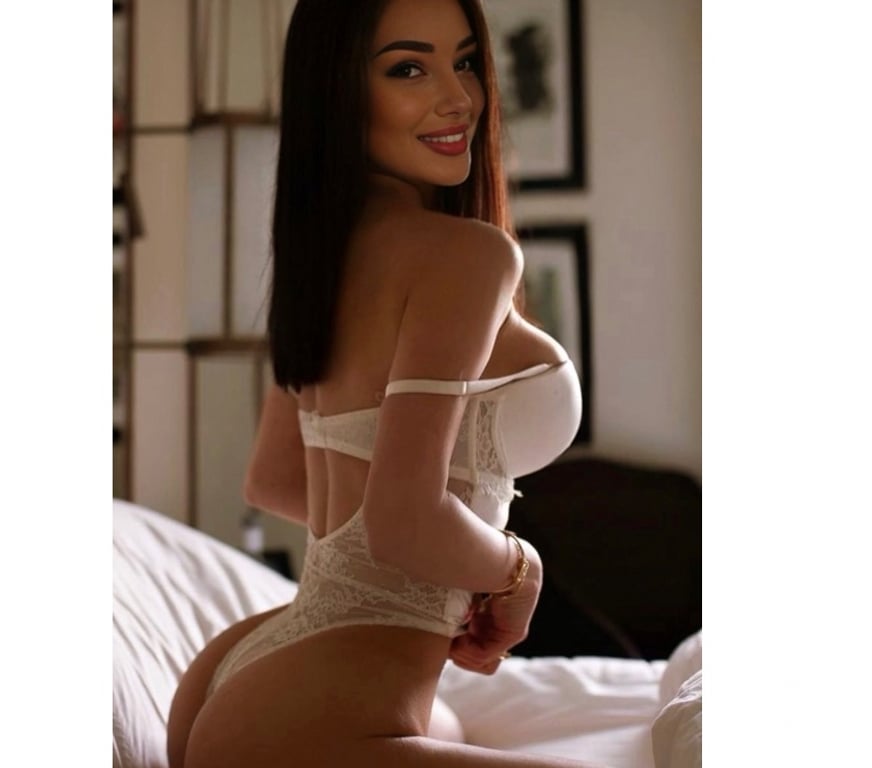 Escorts Shropshire Telford and Wrekin - Photos for Natália new in town one week 🇧🇷❤️