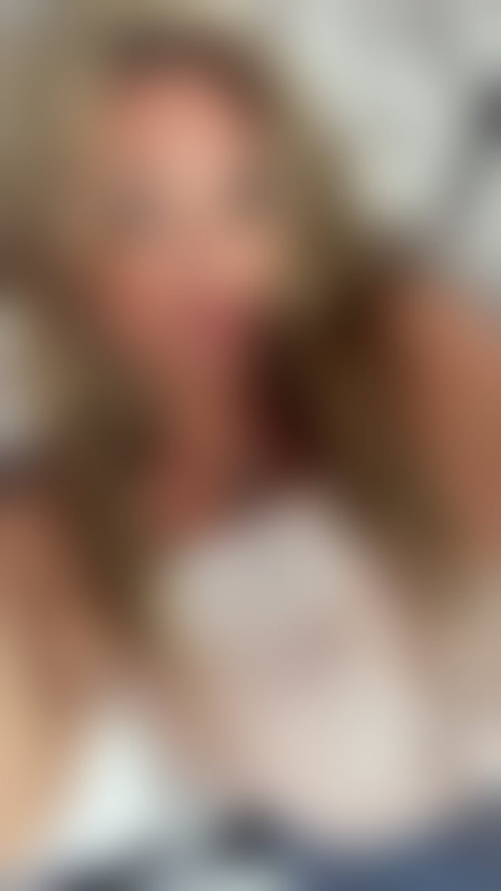 Escorts East London South Woodford Station - East London - 