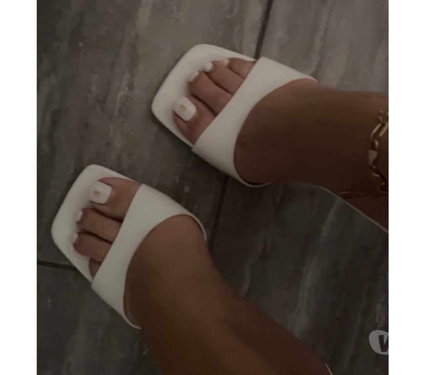Escorts East London South Woodford Station - East London - Photos for EROTIC MASSAGE 🔥 🦶FEET FETISH ❤️ BLONDE