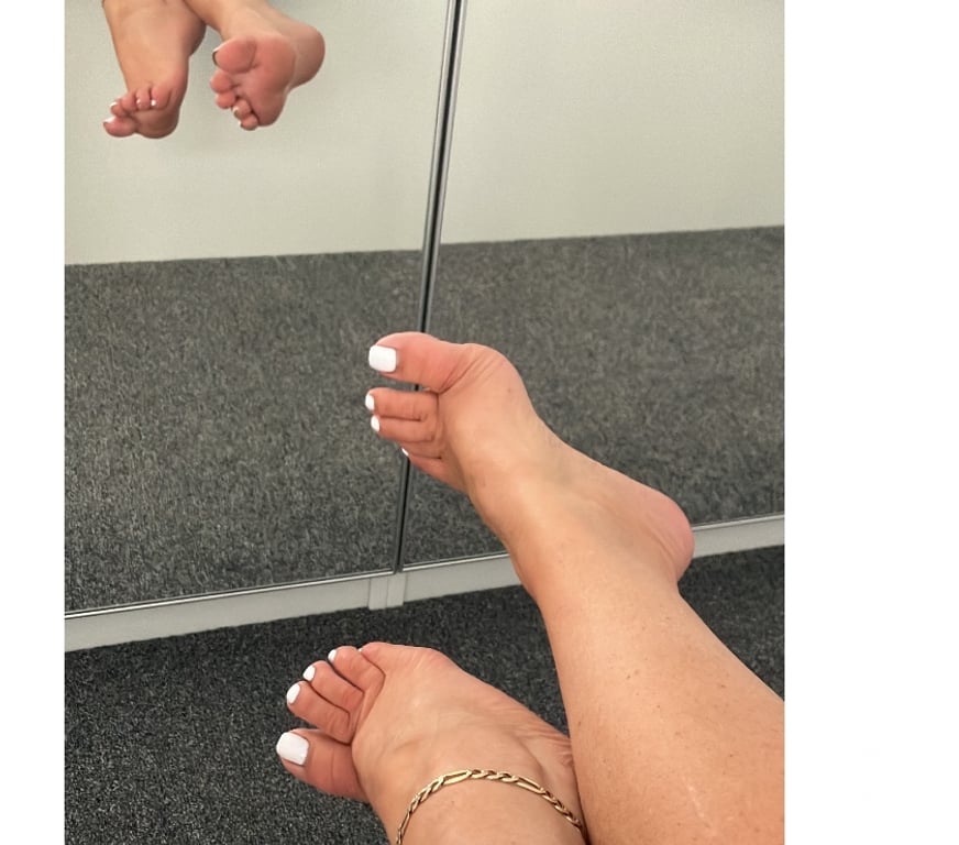 Escorts East London South Woodford Station - East London - Photos for 🔥MASSAGE -BODY 2 BODY 🦶FEET-❤️🍑🔥