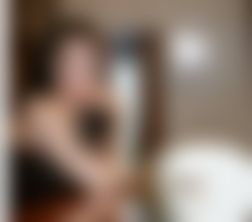 Escorts Salisbury Wiltshire - Photos for Asian sweet lady with good service.