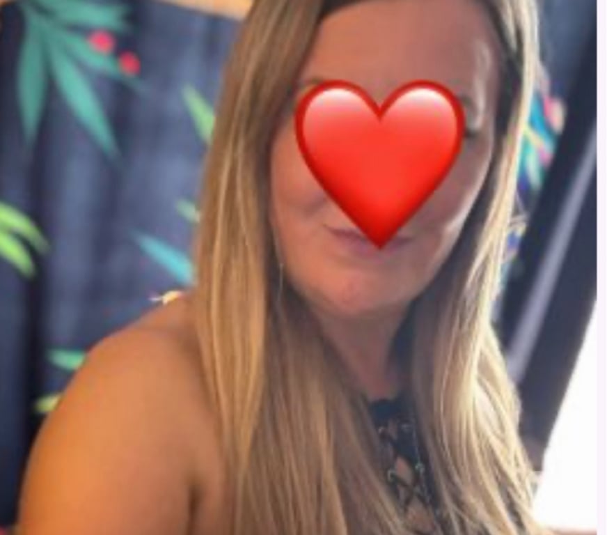 Escorts Hertfordshire Broxbourne - Photos for ENGLISH ESSEX BLONDE MILF