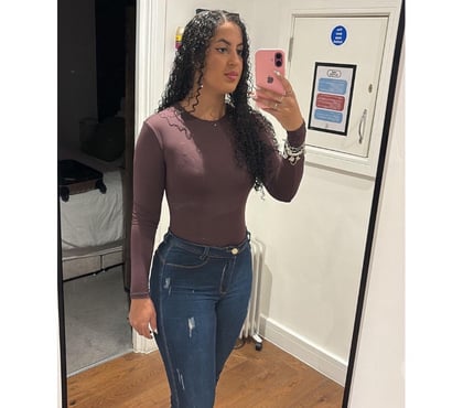 Erobella Escorts & Erotic Massage Croydon Croydon - Photos for 🥳🍾VICTORIA PARTY GIRL🍾🥳