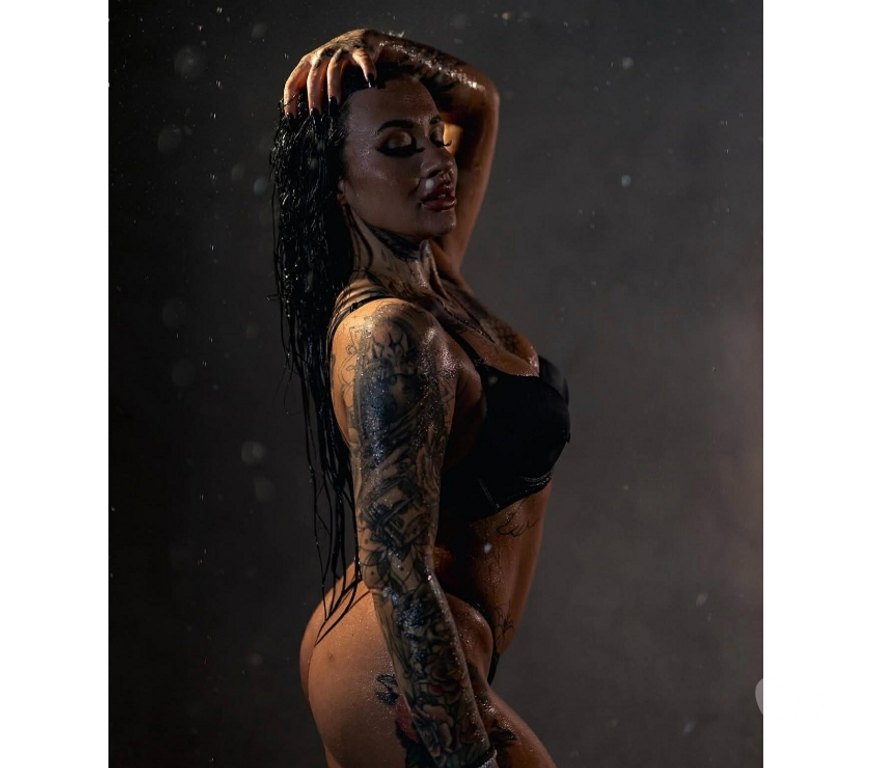 Escorts Surrey Guildford - Photos for Luxury Escort Bella OUTCALL ONLY