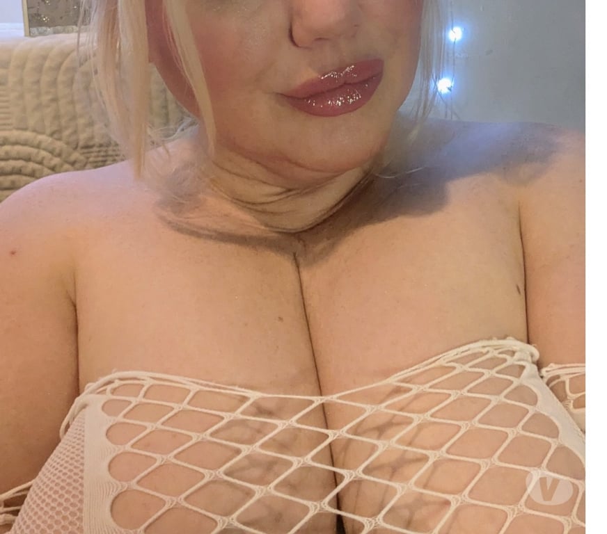 Escorts Greater Manchester Rochdale - Photos for Big & Juicy British Blonde