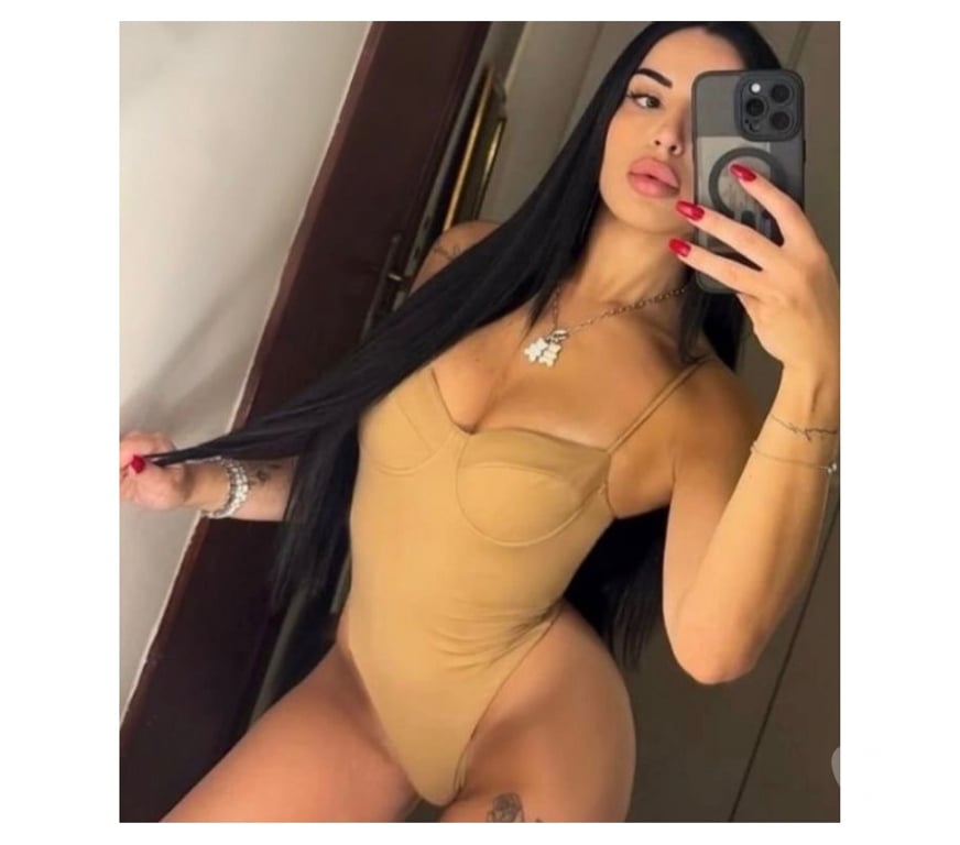 Escorts Surrey Guildford - Photos for New in town! outcall party ! Only