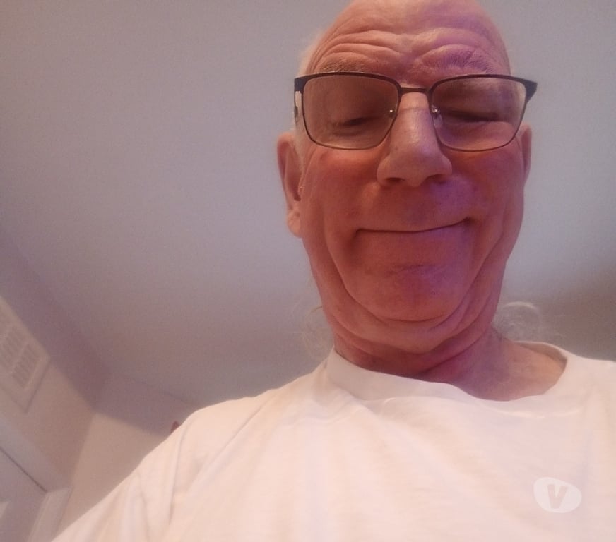 Escorts Leicestershire Charnwood - Photos for MATURE MALE Gives FALL NAKED BODY OIL MASSAGE 4 FEMALE ONLY