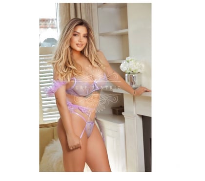 Escort Greengate Salford - Photos for Karina beautiful masseuse 100% real pictures